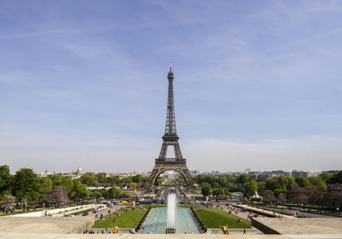 Paris in a Day, Louvre Tour, Eiffel Tower là chương trình tham quan tuyệt vời cho du khách muốn khám phá Paris một cách tối đa. Hãy cùng xem hình ảnh để tìm hiểu chi tiết về chương trình hấp dẫn này và có cơ hội trải nghiệm những khoảnh khắc tuyệt vời tại Paris.