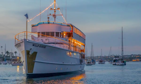 Newport Beach Valentine S Day Cruise Romantic Cruises Hornblower