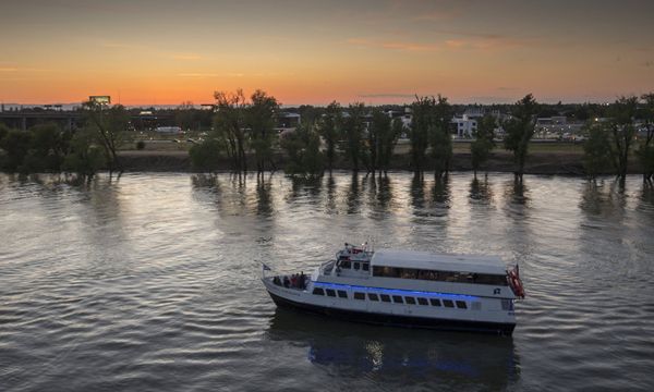 Newport Beach Valentine S Day Cruise Romantic Cruises Hornblower