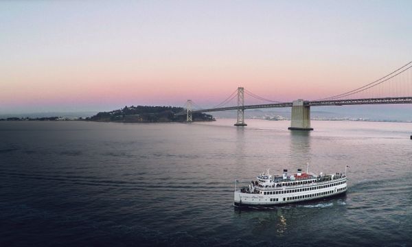 San Francisco Christmas Dinner Cruise Hornblower