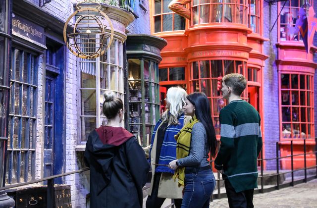 Warner Bros. Studio Tour London – The Making of Harry Potter